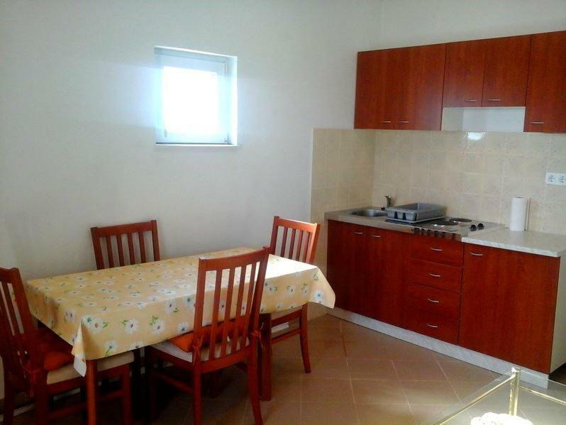 Apartmani Maris โตรกีร์ ภายนอก รูปภาพ
