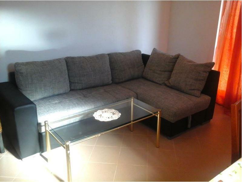 Apartmani Maris โตรกีร์ ภายนอก รูปภาพ