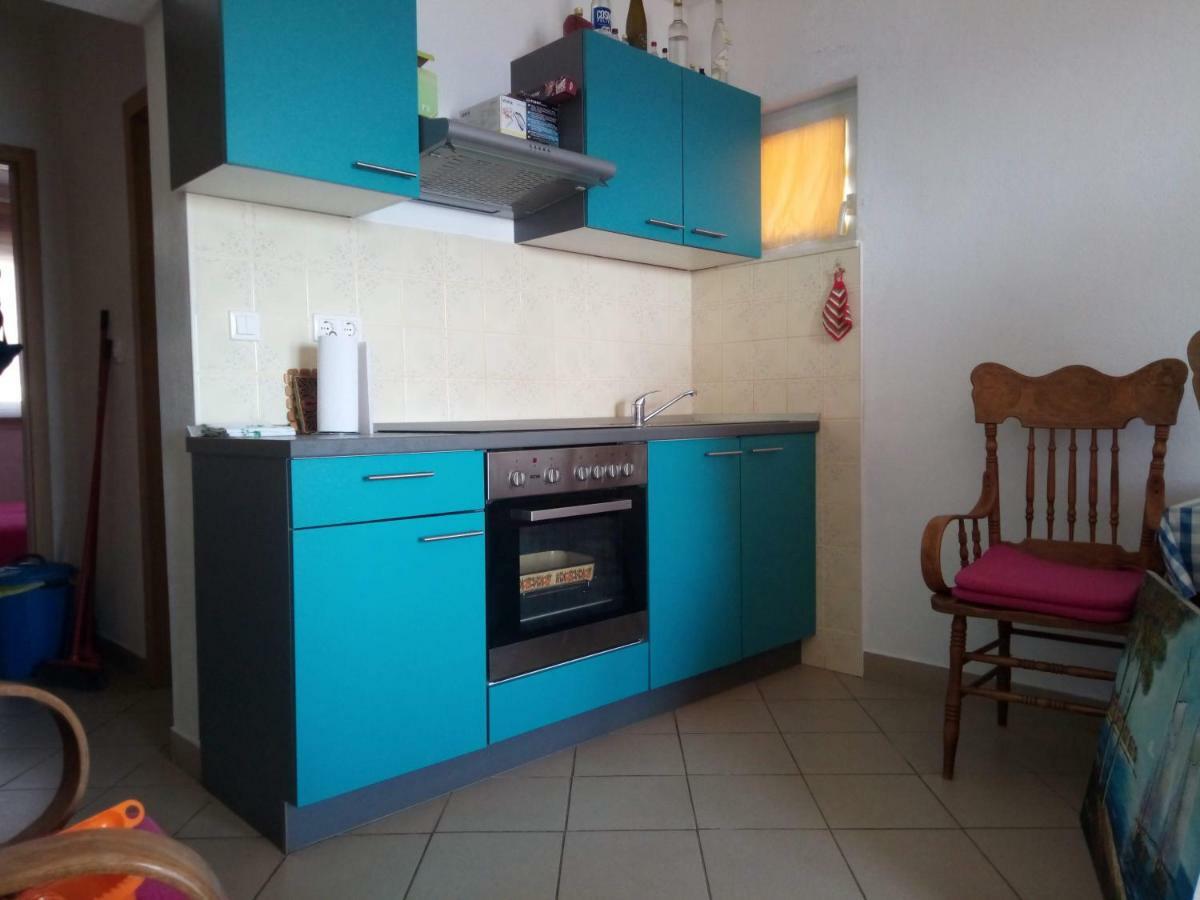 Apartmani Maris โตรกีร์ ภายนอก รูปภาพ