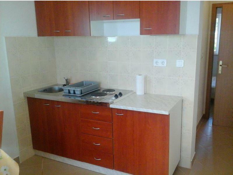 Apartmani Maris โตรกีร์ ภายนอก รูปภาพ