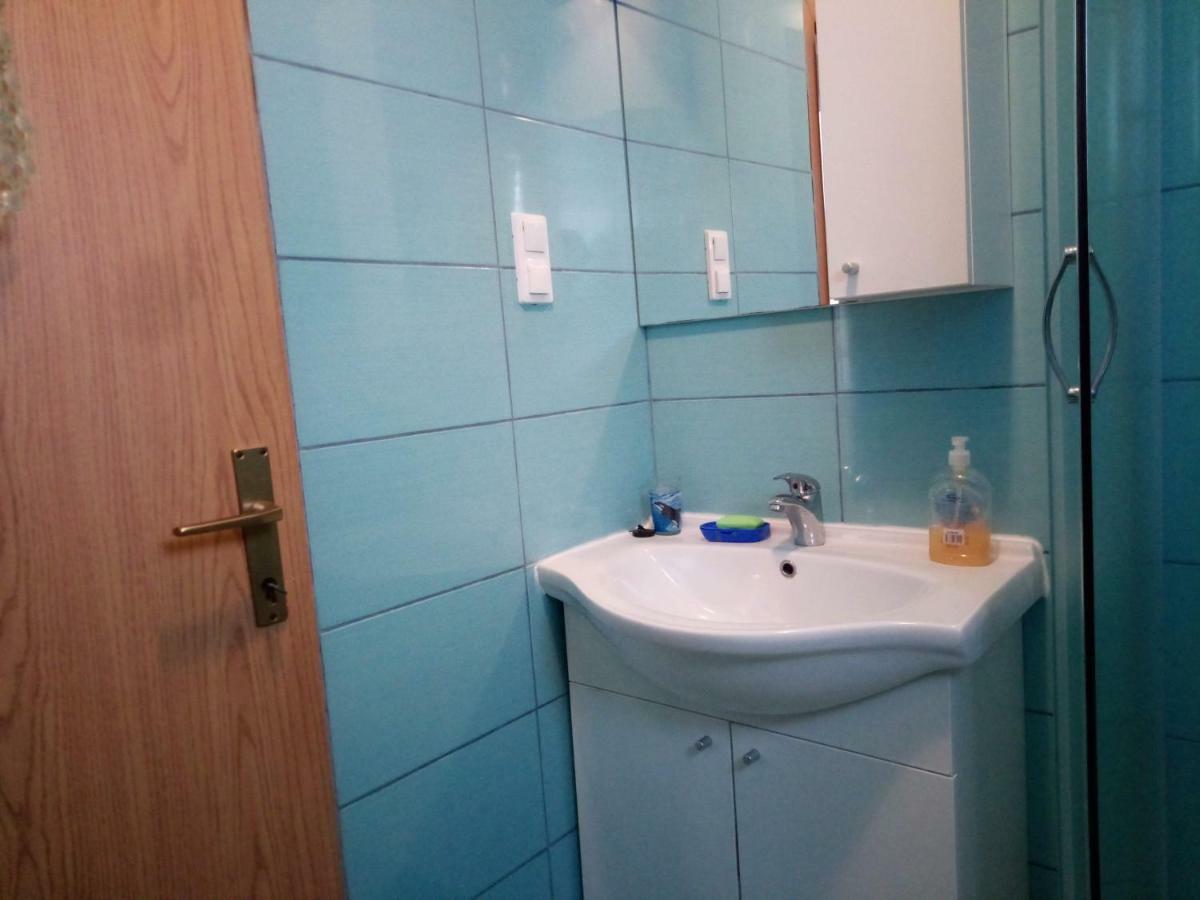 Apartmani Maris โตรกีร์ ภายนอก รูปภาพ