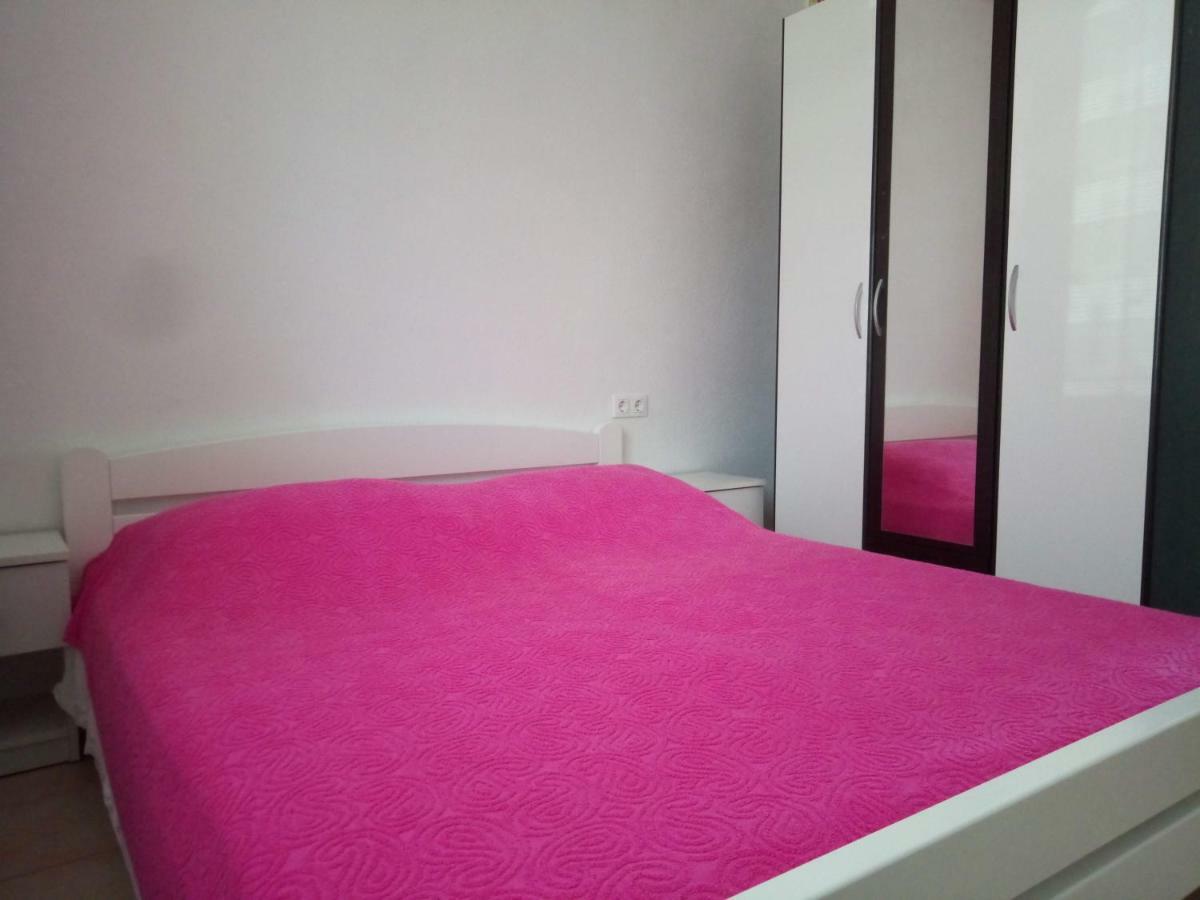 Apartmani Maris โตรกีร์ ภายนอก รูปภาพ